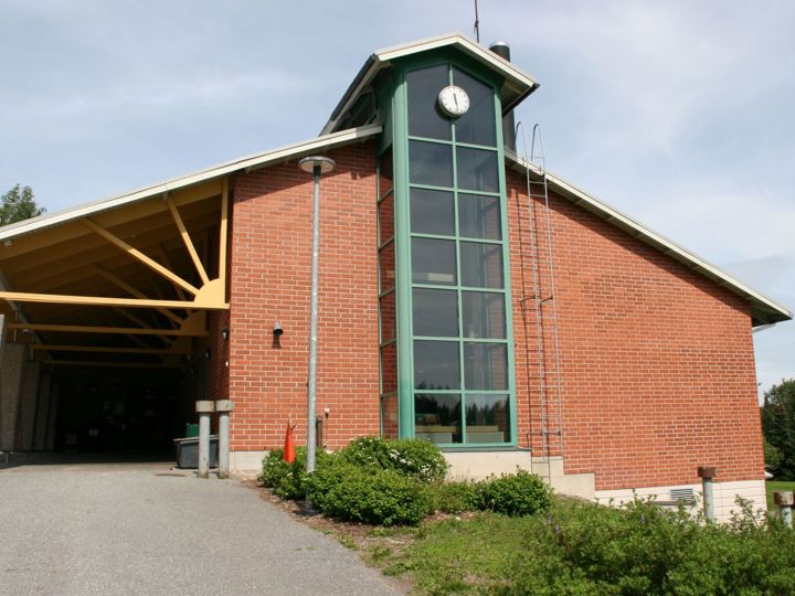 Ylämaan kirjaston julkisivu
